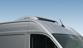 De AEROFIN wordt in dezelfde kleur als de auto gespoten, ongeacht welke kleur deze heeft.